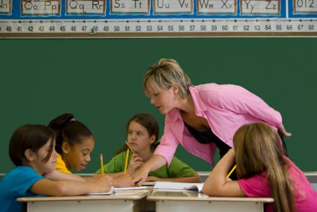 Risultati immagini per rapporto bambini e insegnante